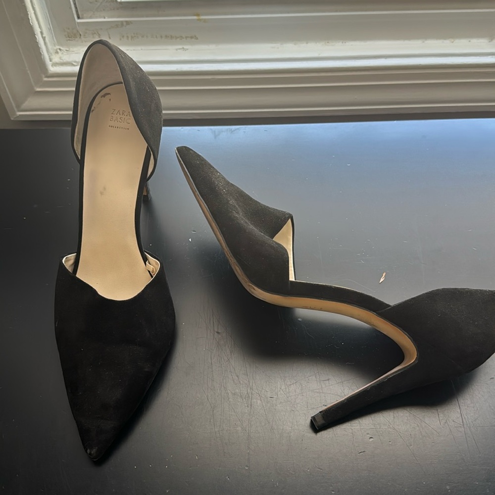 Black suede pointed heels